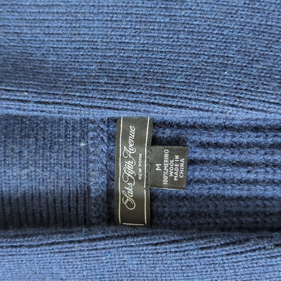 Men's 100% wool button down sweater by Saks fifth avenue! - Picture 4 of 7